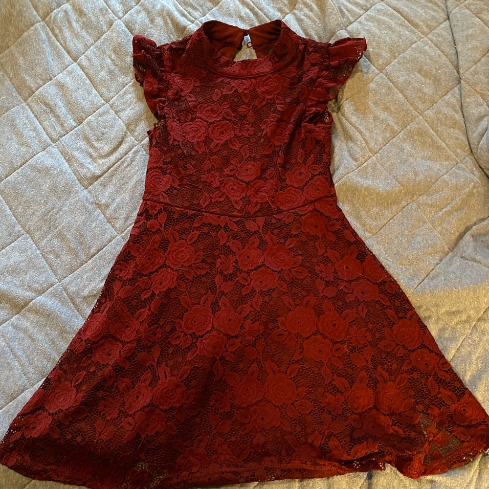 Girl’s Zunie lace dress with capped sleeve